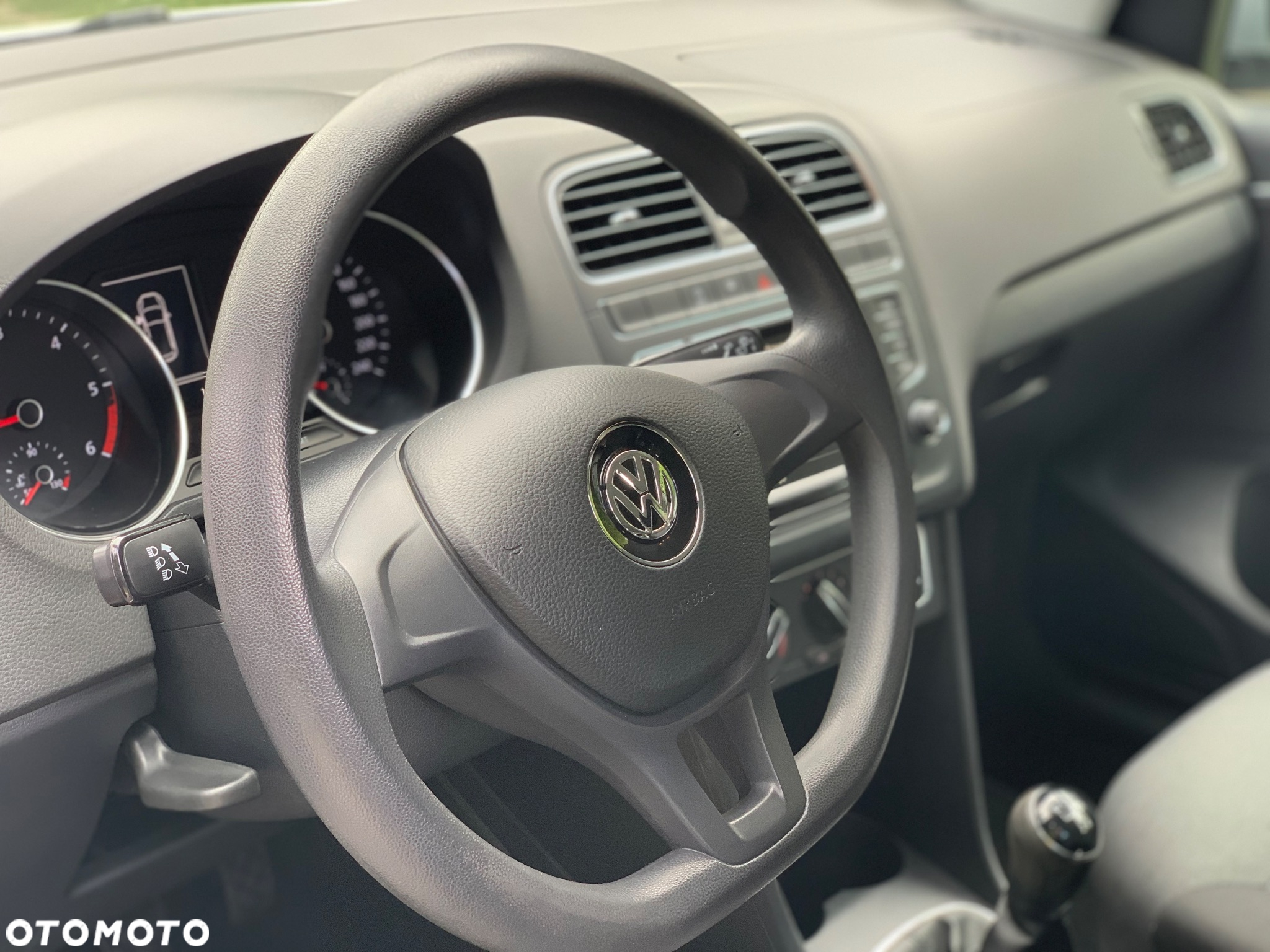 Volkswagen Polo 1.4 TDI (Blue Motion Technology) Comfortline - 19