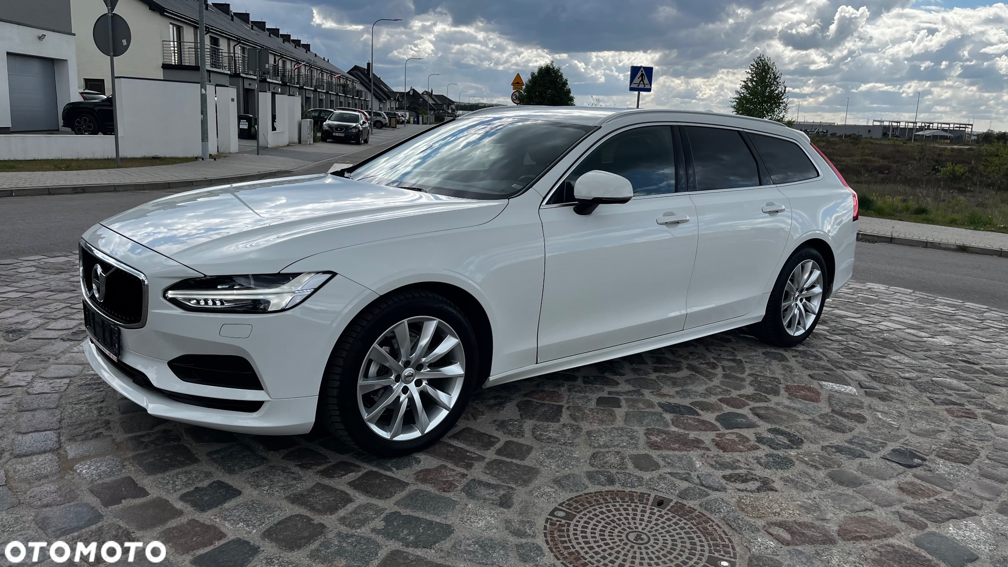 Volvo V90 D4 AWD Geartronic Momentum - 3