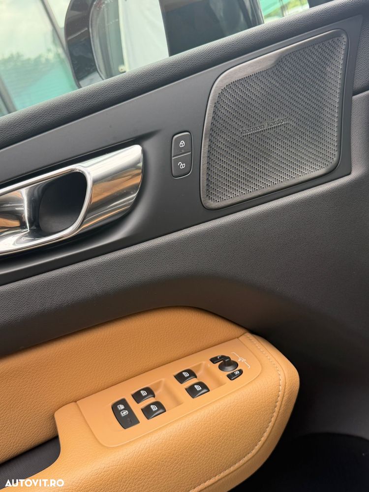 Volvo XC 60 D4 AWD Momentum - 13