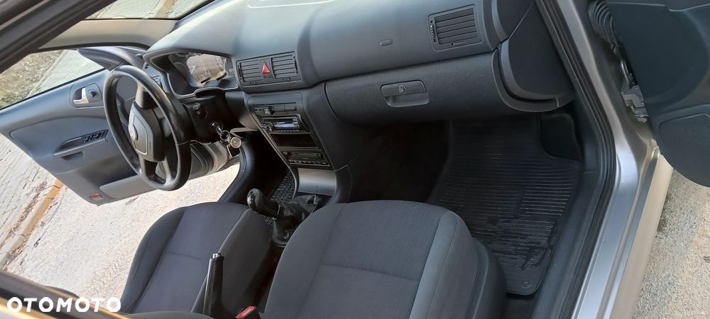 Skoda Octavia 1.6 Tour Classic - 18