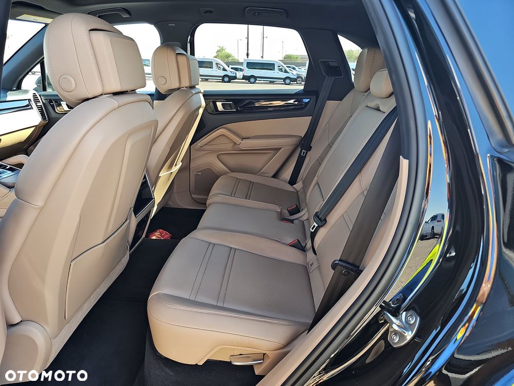 Porsche Cayenne Tiptronic S - 11