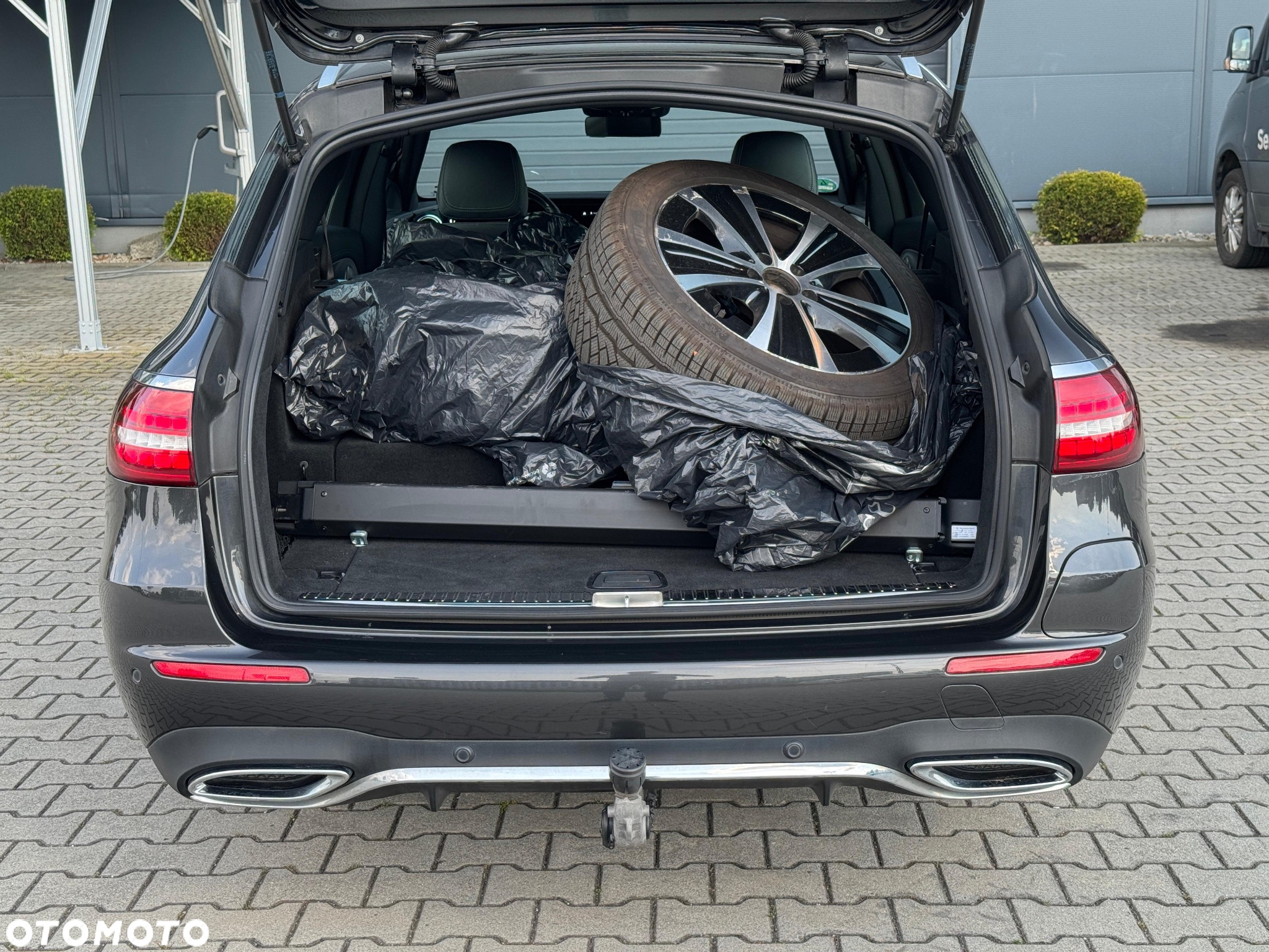 Mercedes-Benz Klasa E 300 de 4-Matic AMG - 9