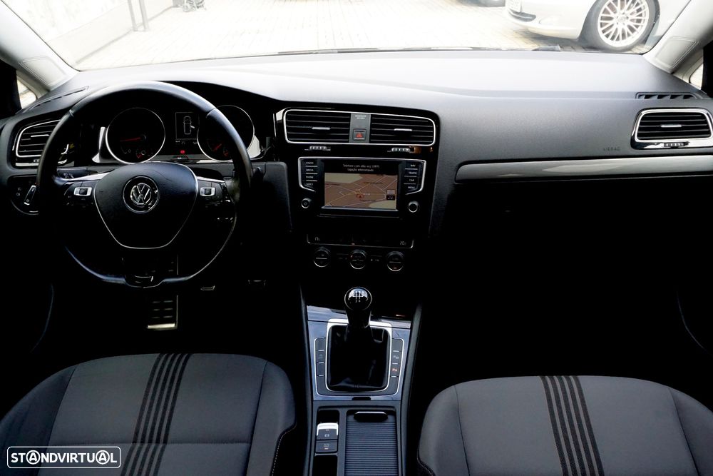 VW Golf 1.6 TDi Highline - 15