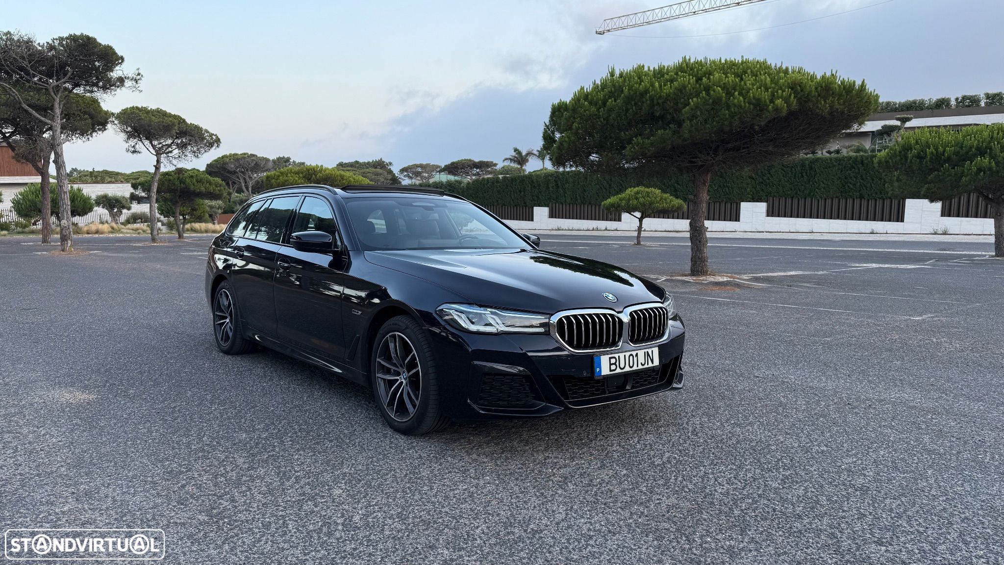 BMW 530 e Pack Desportivo M - 1