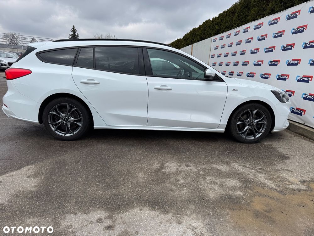 Ford Focus 1.5 EcoBlue Start-Stopp-System ST-LINE DESIGN - 32