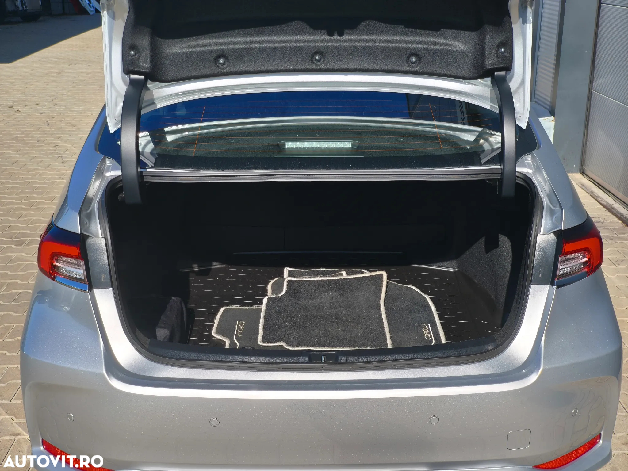 Toyota Corolla - 11