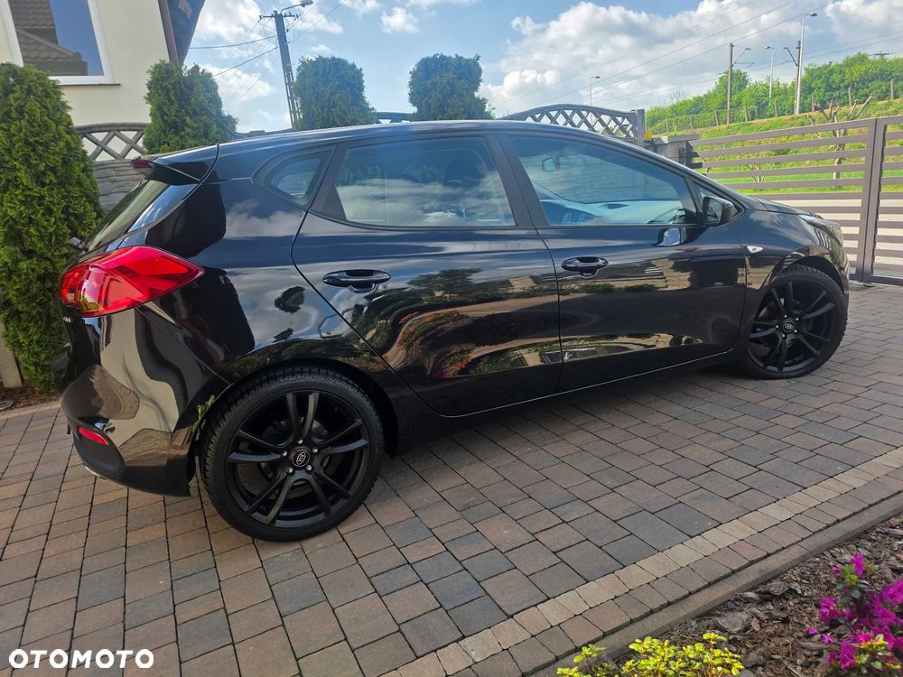 Kia Ceed - 10