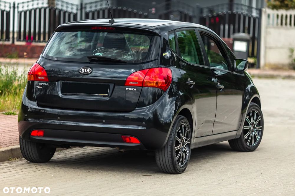 Kia Venga - 11