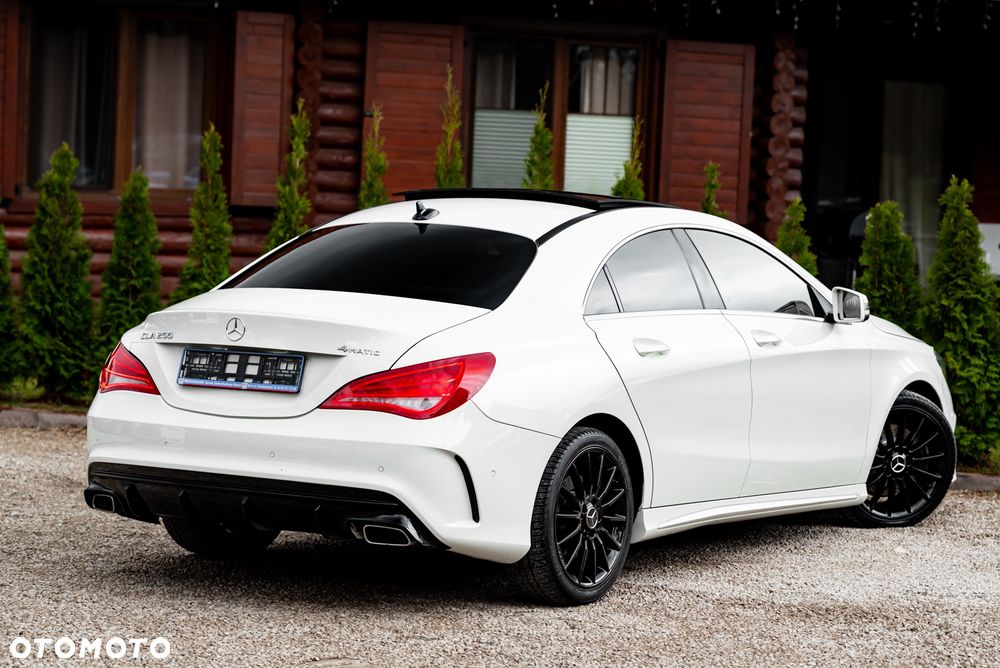 Mercedes-Benz CLA 250 4Matic 7G-DCT AMG Line - 10