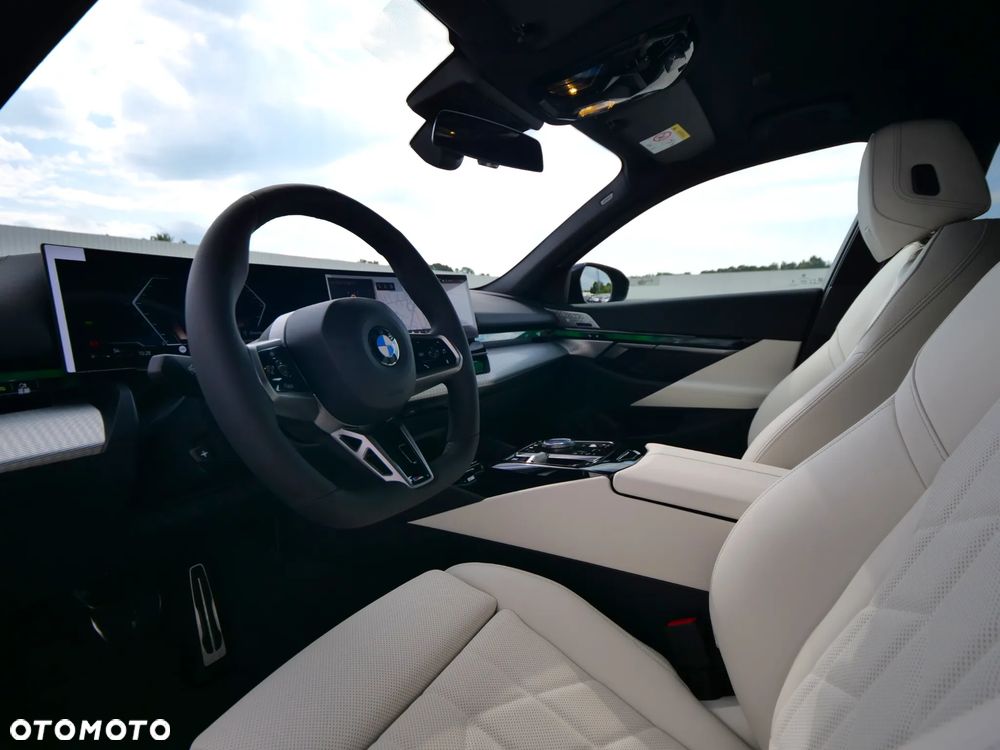 BMW Seria 5 520d xDrive mHEV M Sport - 28