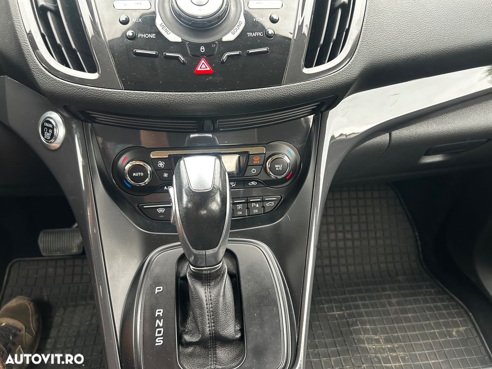 Ford Kuga 2.0 TDCi Powershift 4WD Titanium - 12