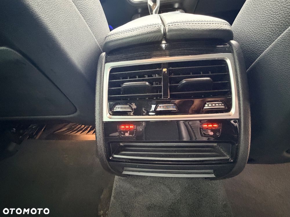 BMW Seria 7 740d xDrive - 24