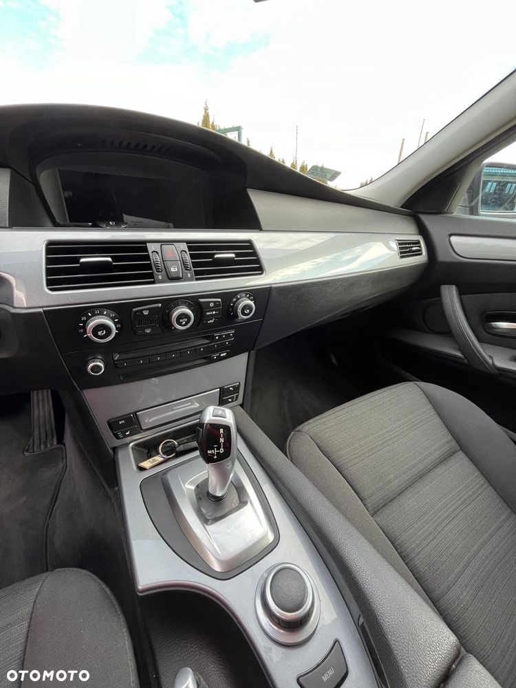 BMW Seria 5 530xd Touring - 17