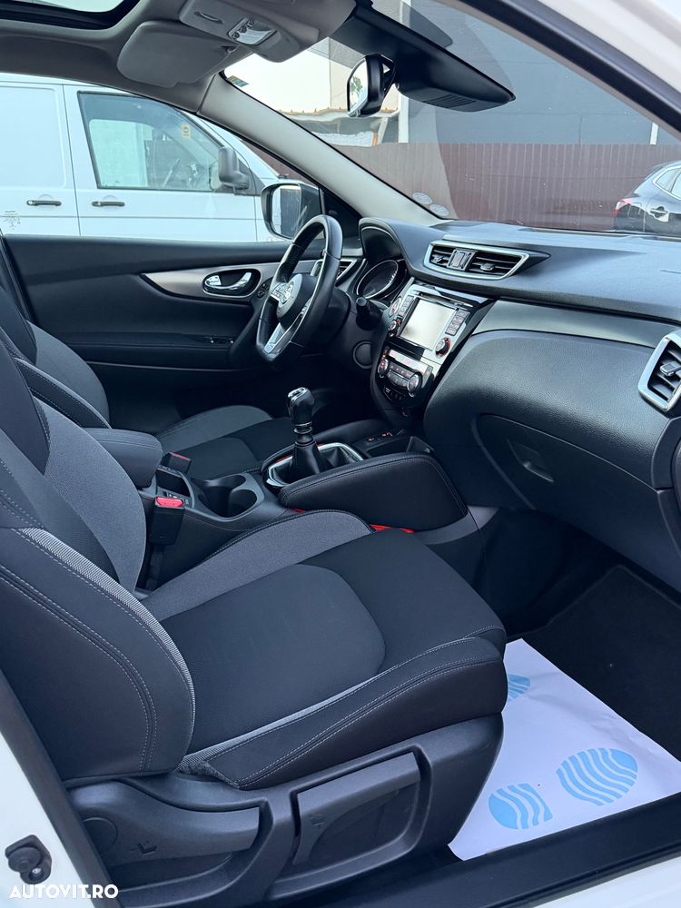 Nissan Qashqai 1.2 DIG-T Start/Stop N-Connecta - 17