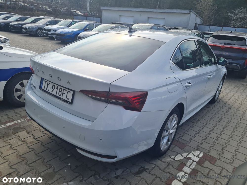 Skoda Octavia 1.5 TSI mHEV Selection DSG - 5