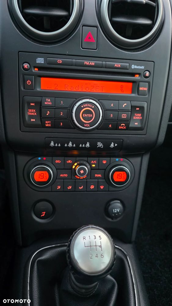 Nissan Qashqai - 25