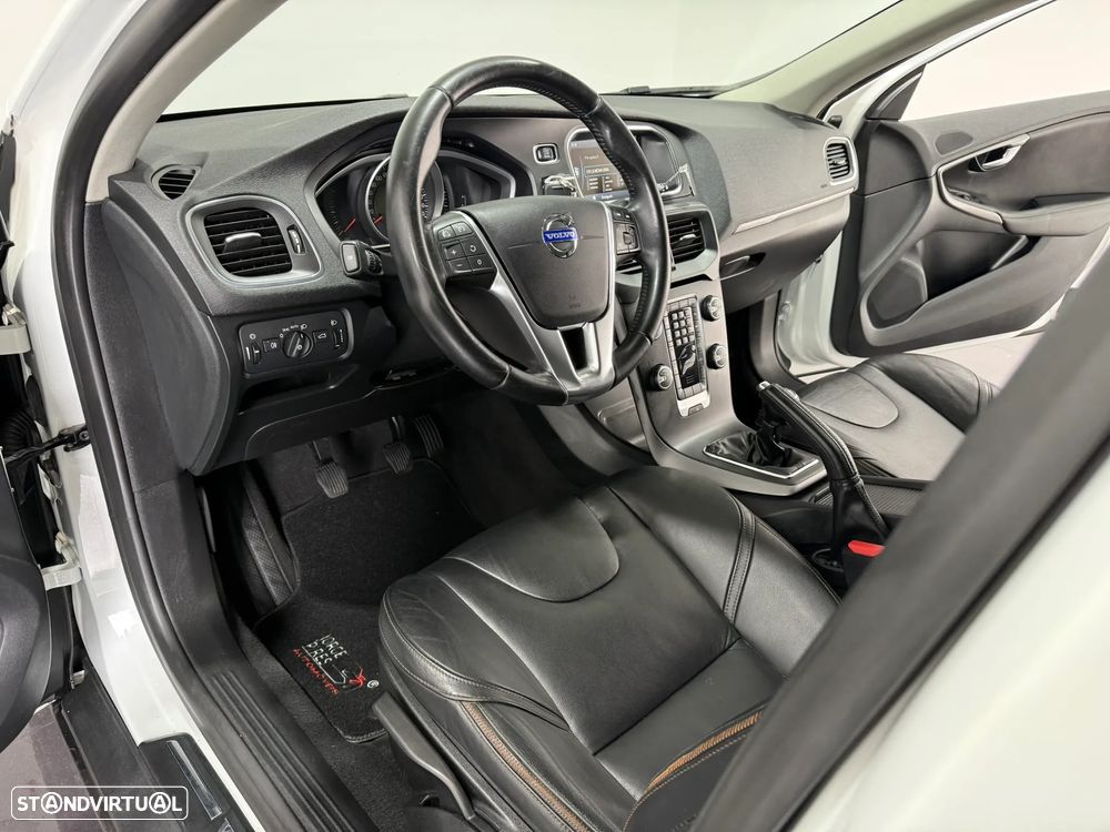 Volvo V40 Cross Country D2 Momentum - 20