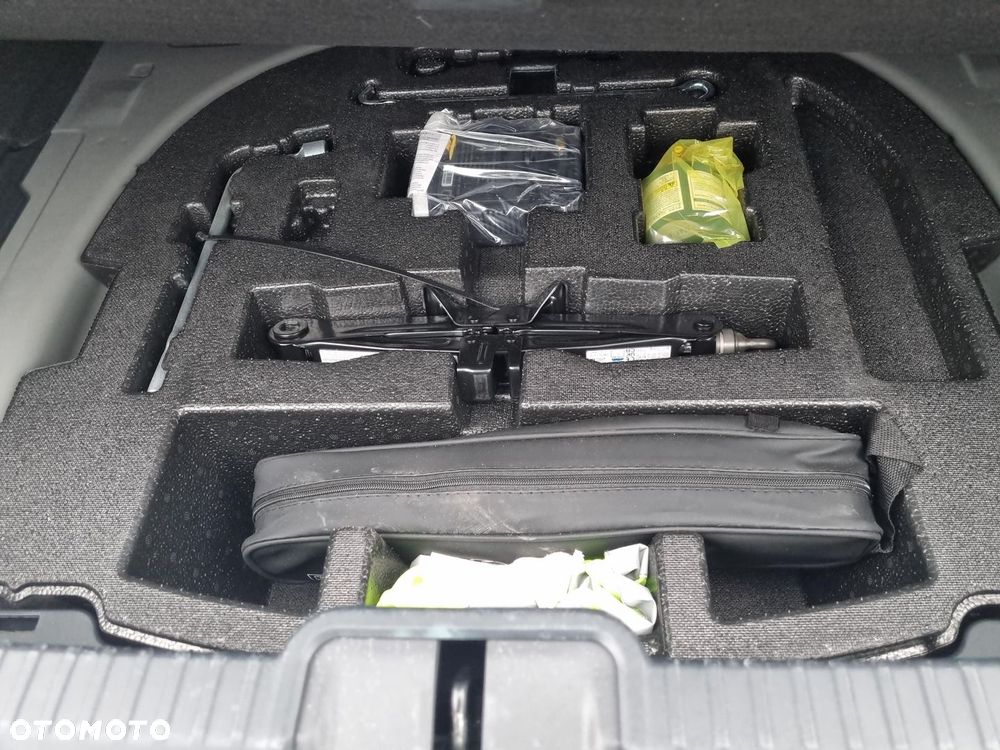 Lexus ES 300h Business Edition - 27