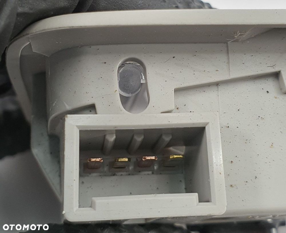 LAMPKA OŚWIETLENIE WNĘTRZA DAIHATSU CUORE - 3