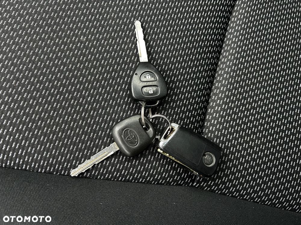 Toyota Auris 1.6 Premium - 19