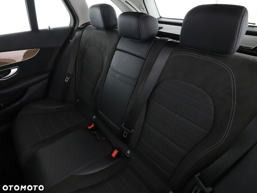 Mercedes-Benz Klasa C 180 9G-TRONIC Avantgarde - 18