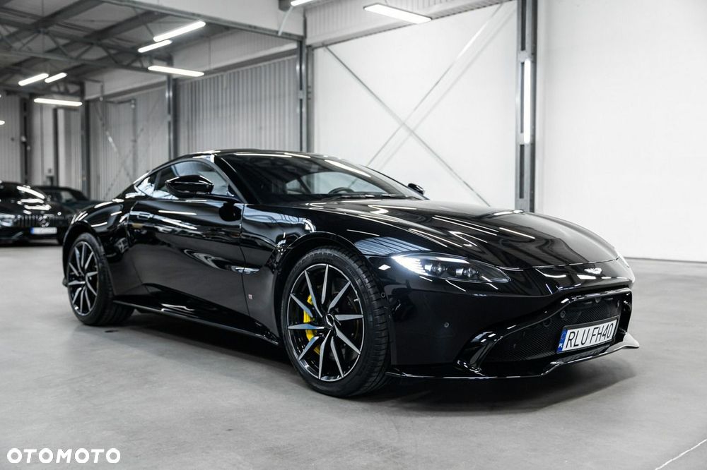 Aston Martin Vantage - 6