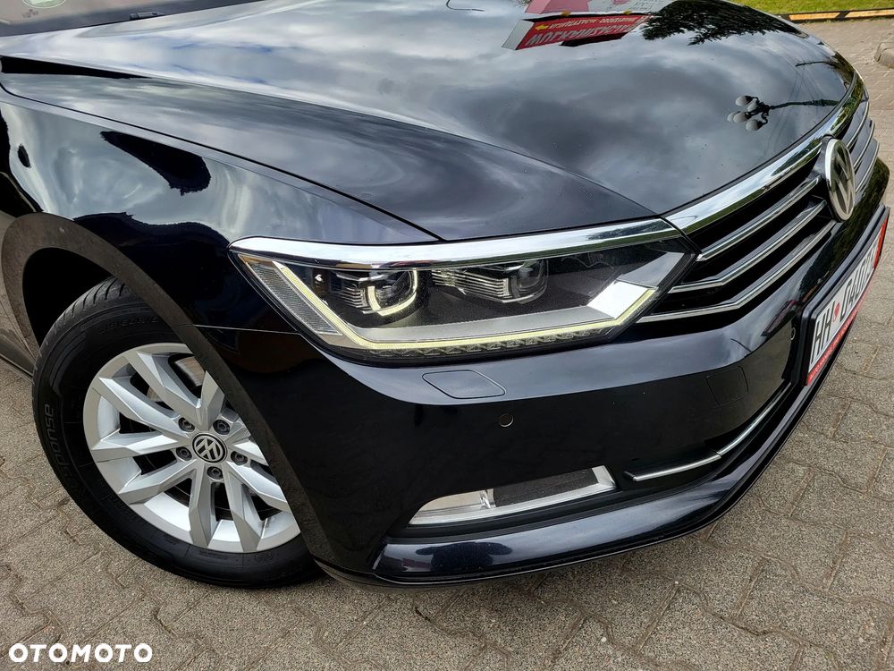 Volkswagen Passat - 16