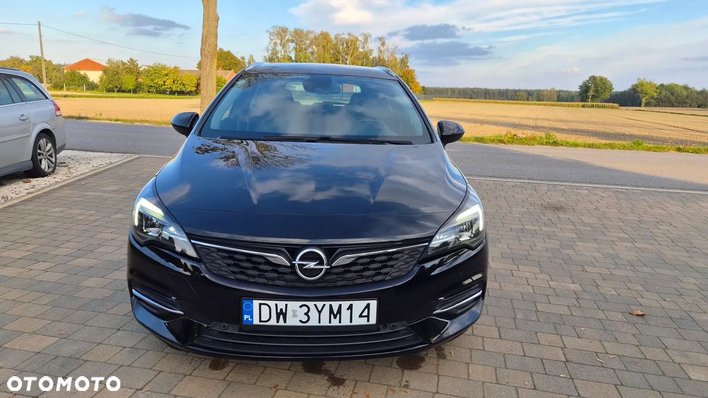 Opel Astra 2022 photo 2