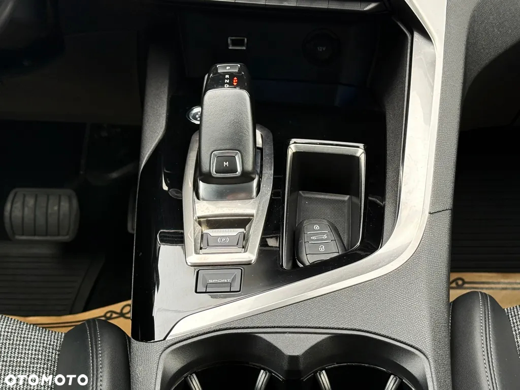 Peugeot 3008 BlueHDi 130 Stop & Start EAT8 Allure - 24