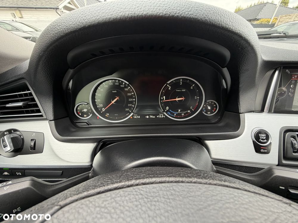 BMW Seria 5 520d xDrive - 34