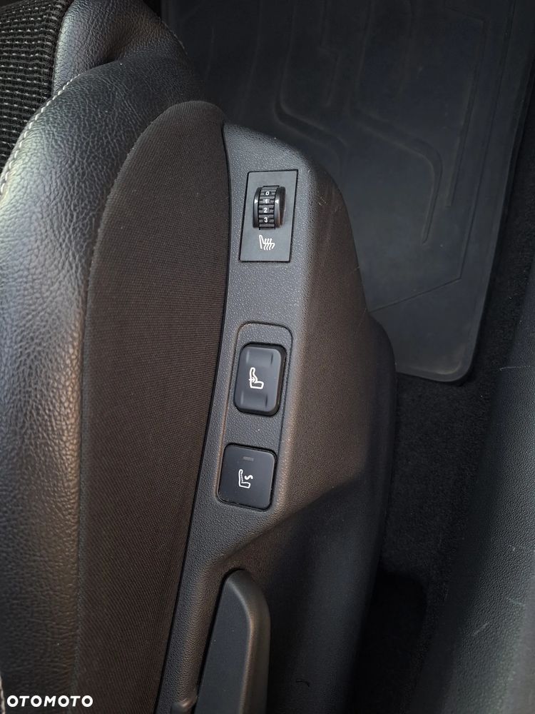 Citroën C4 1.6 e-HDi Exclusive MCP - 13