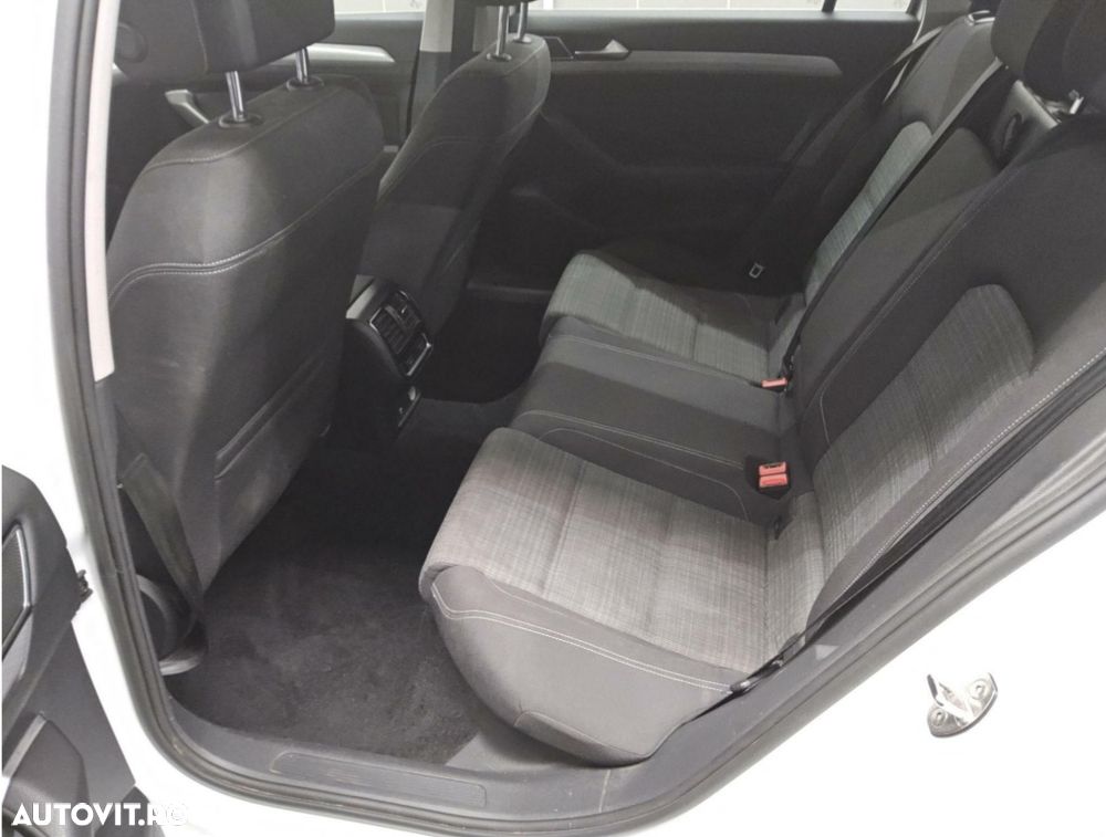 Volkswagen Passat 2.0 TDI SCR DSG Business - 10