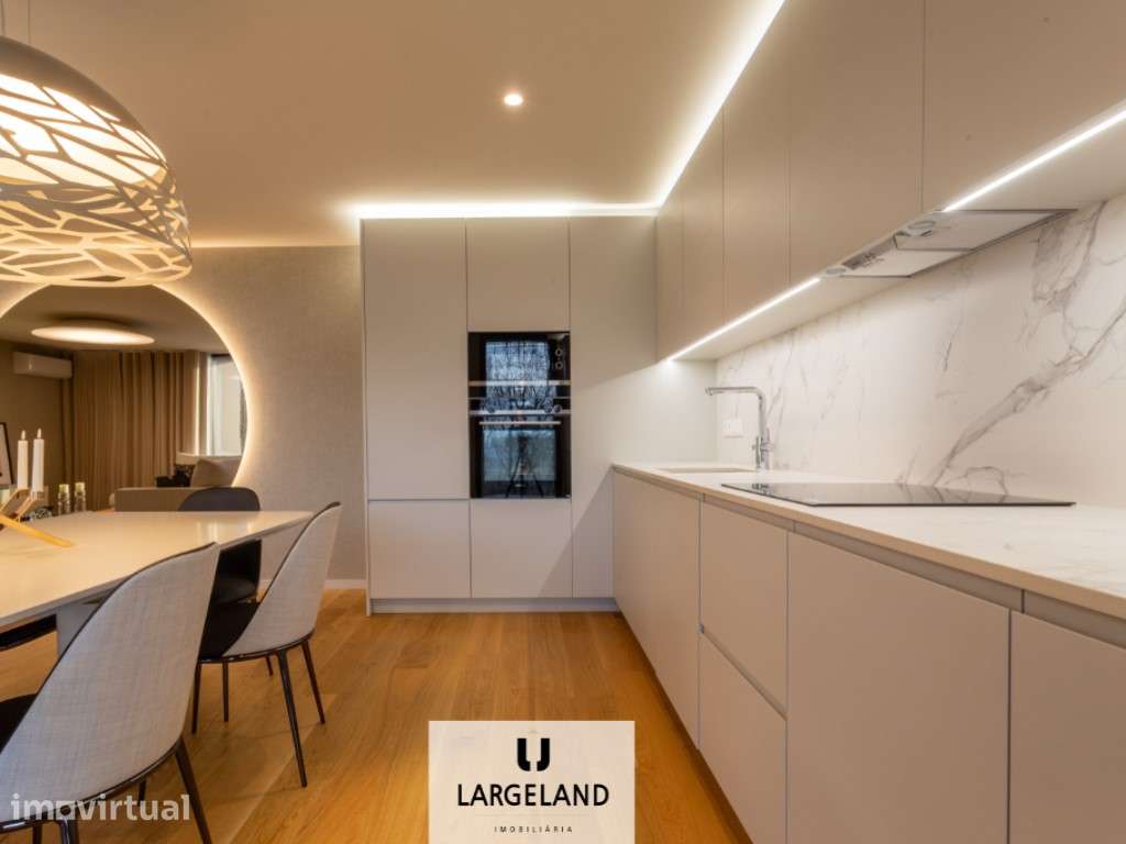 Apartamento T4 - Duplex - Porto