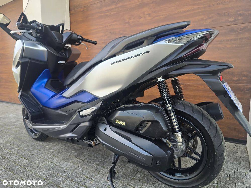 Honda NSS - 17