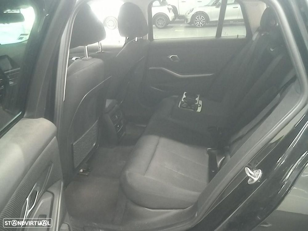 BMW 320 d Auto — fotografia 4