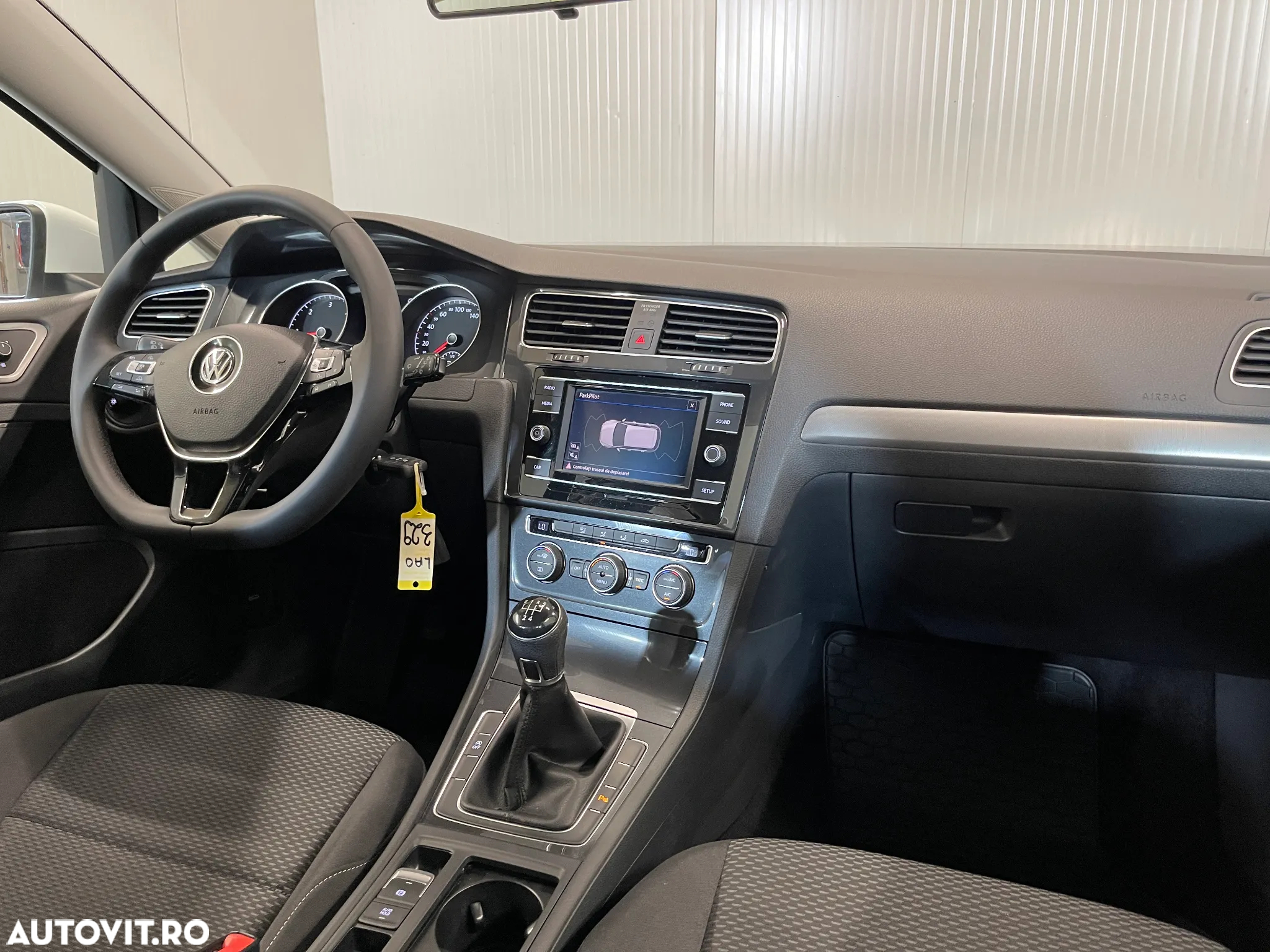 Volkswagen Golf 1.6 TDI Trendline - 8