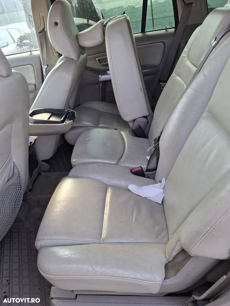 Dezmembrez Volvo XC90