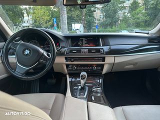 BMW Seria 5 525d xDrive AT