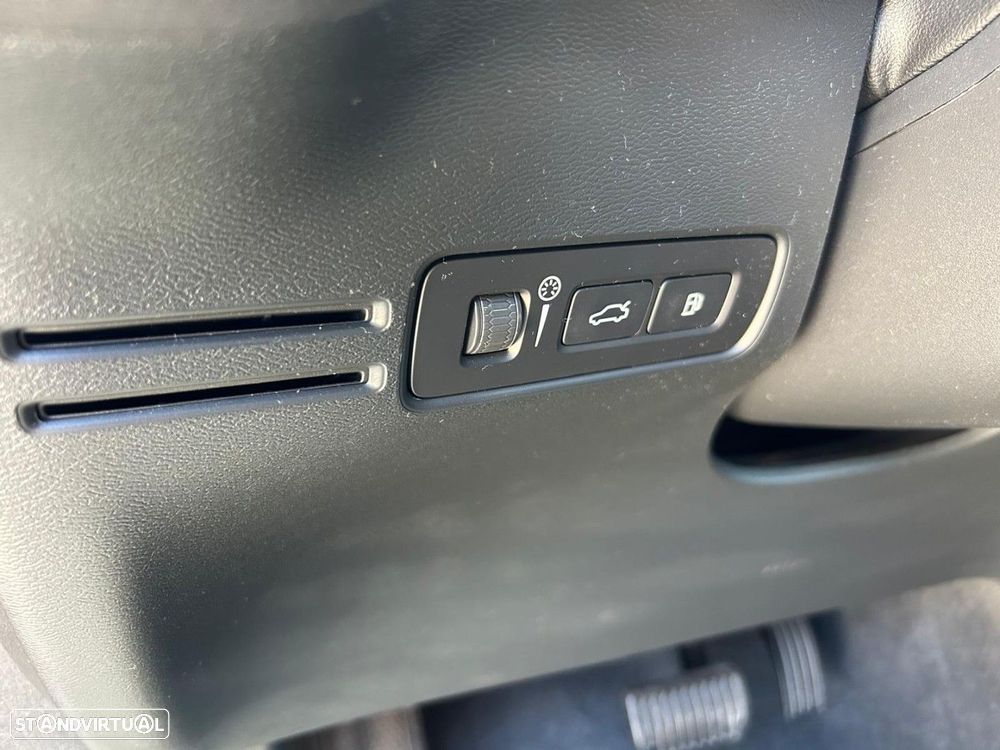 Volvo XC 40 1.5 T4 PHEV Plus Dark - 12