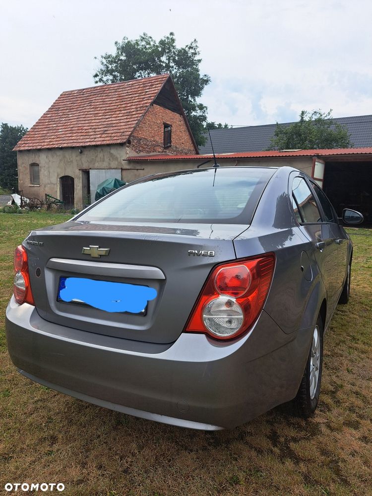 Chevrolet Aveo - 4
