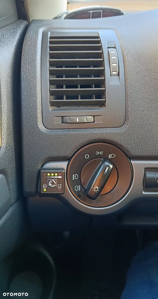 Skoda Octavia 1.6 Active - 11