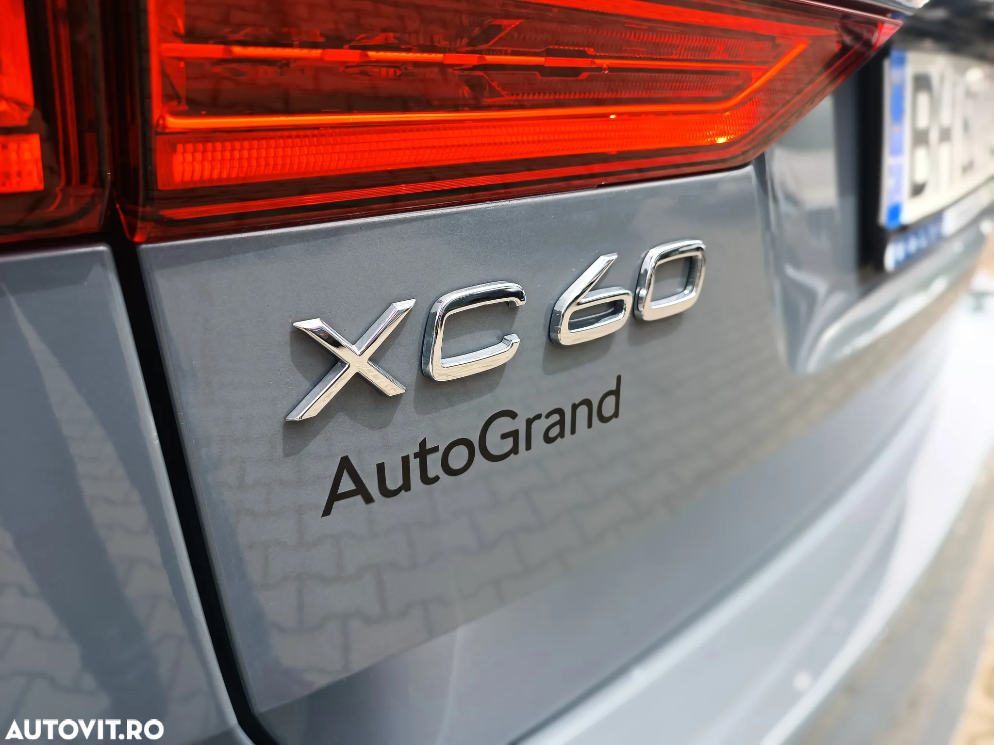 Volvo XC 60 B4 MHEV AT FWD Core - 35