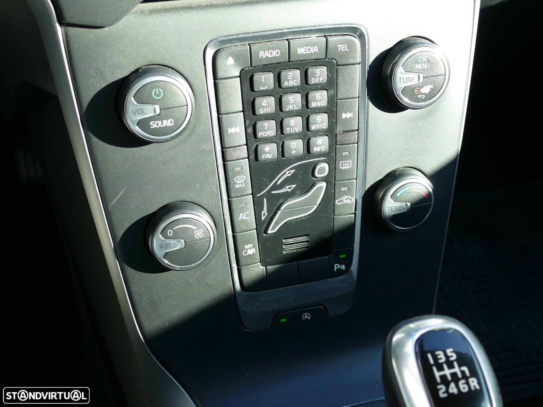 Volvo V40 2.0 D2 Kinetic - 13