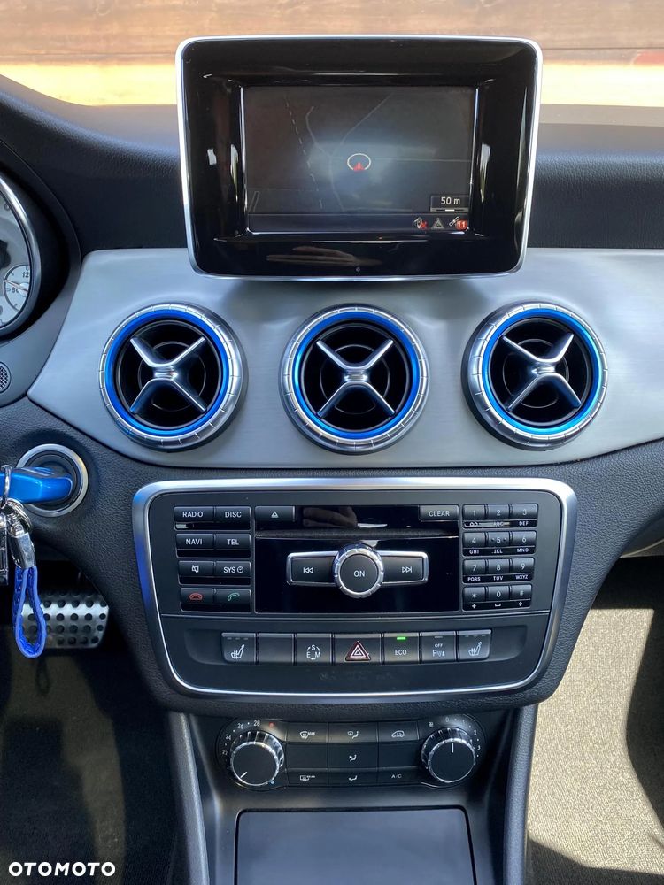 Mercedes-Benz CLA 200 7G-DCT AMG Line - 29