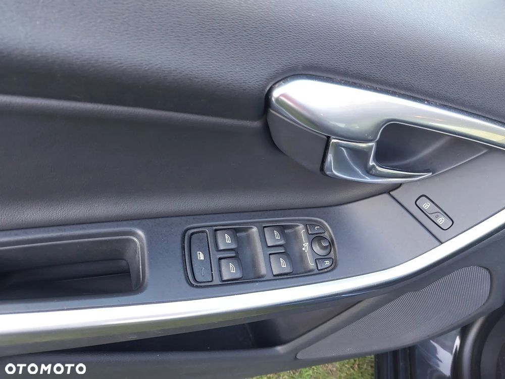Volvo V60 D4 Drive-E R-Design Momentum - 10