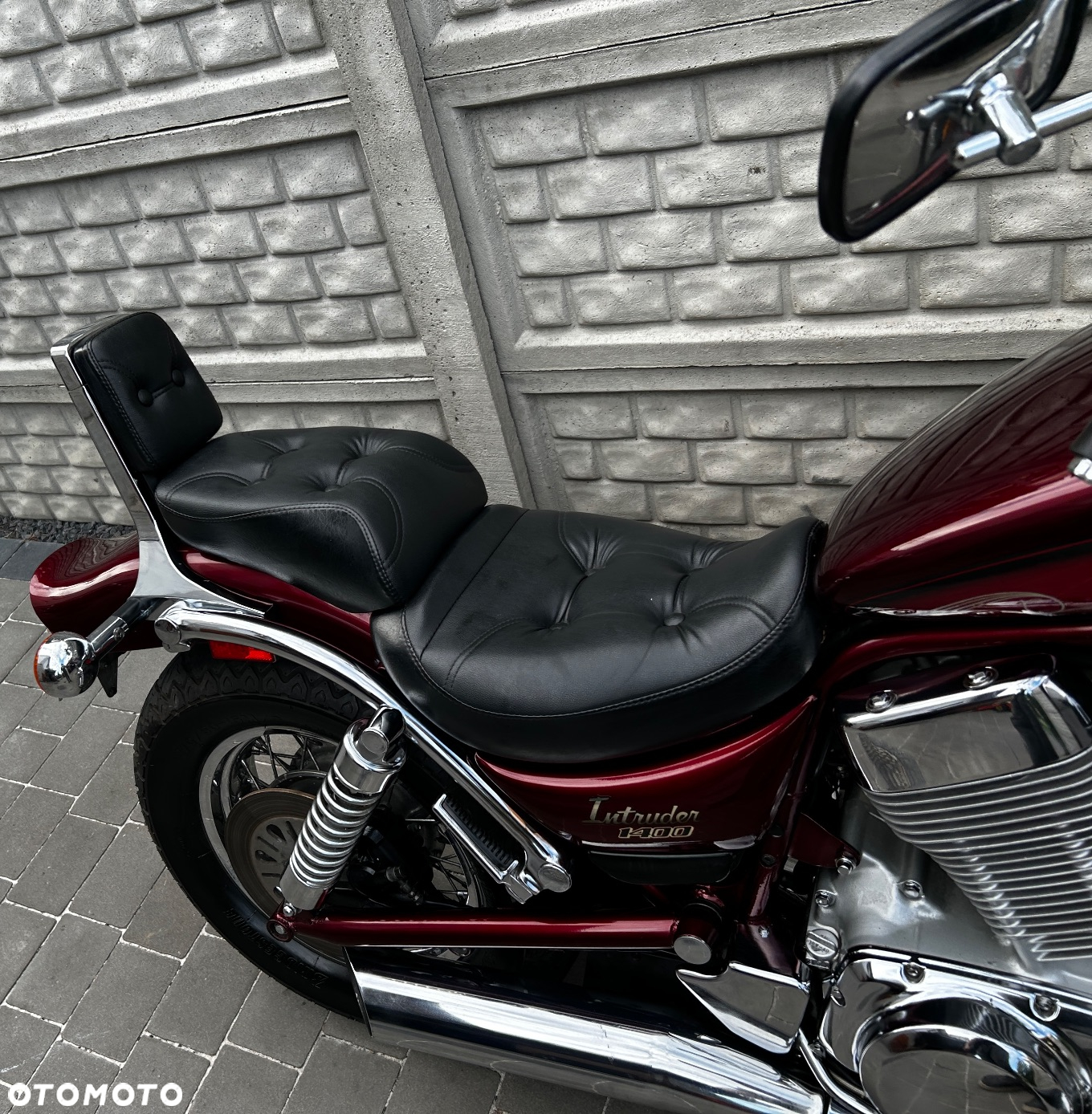 Suzuki Intruder - 12