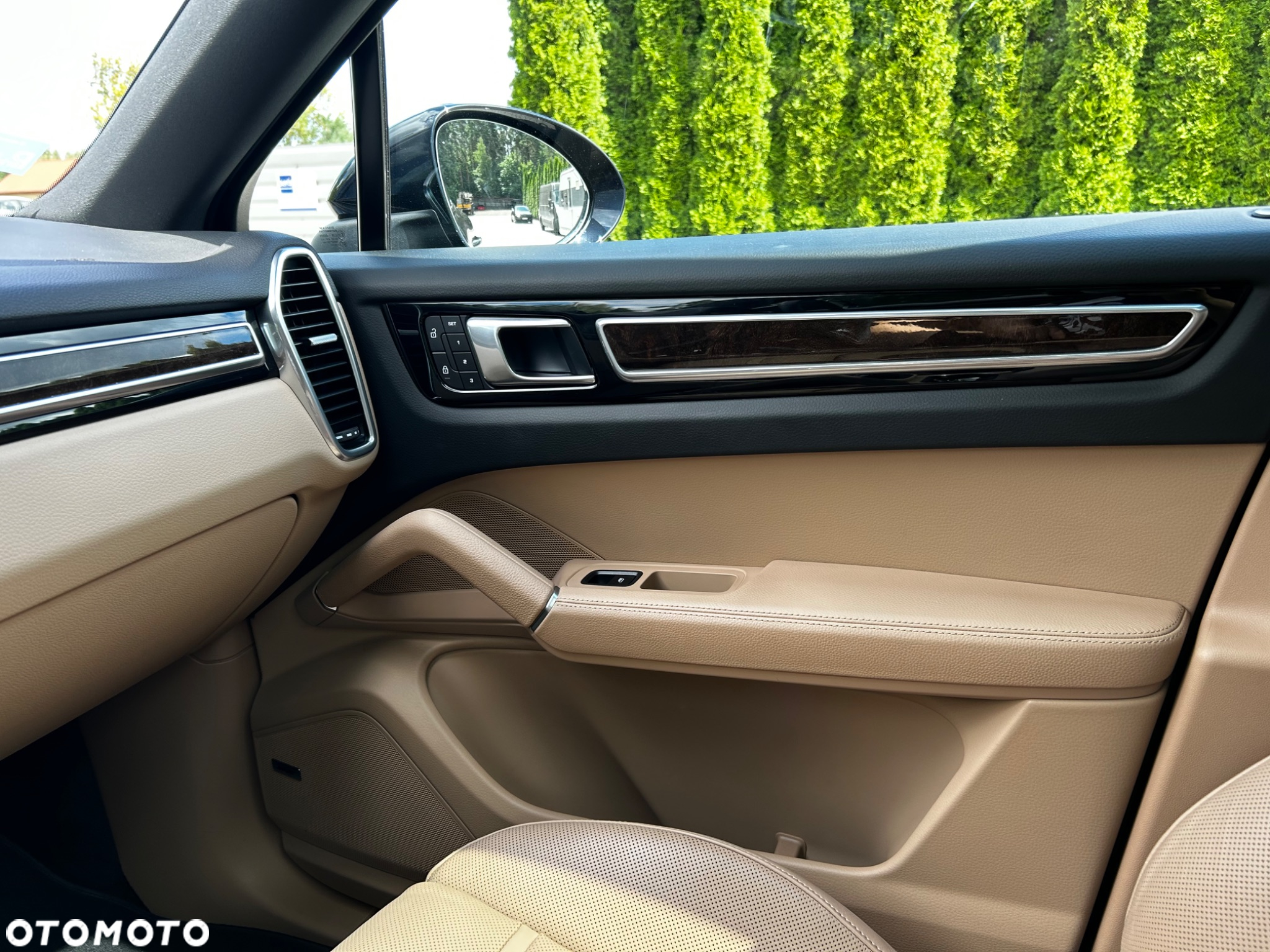 Porsche Cayenne Coupe Platinum Edition - 28