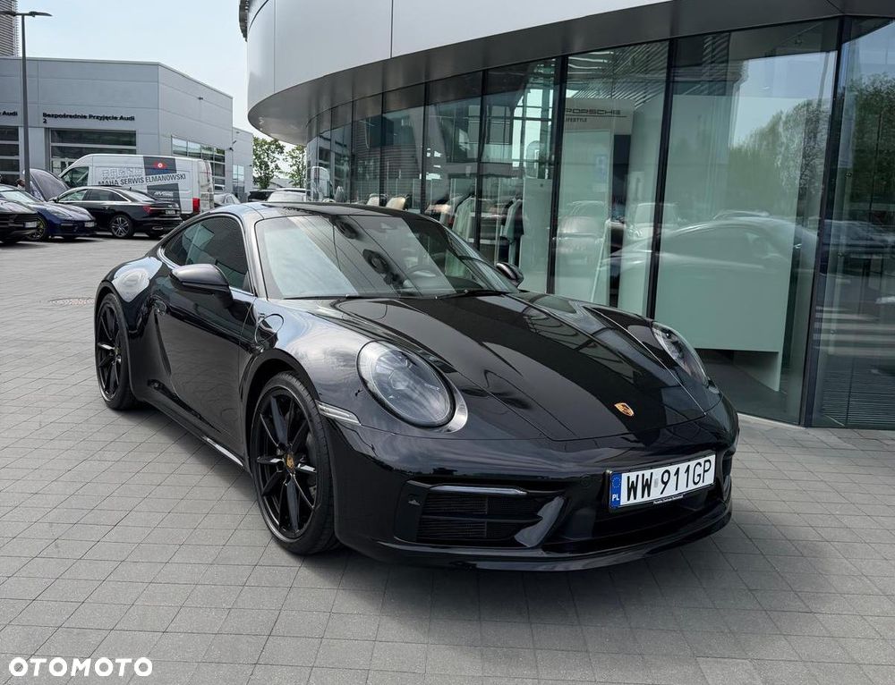 Porsche 911 Carrera 4 - 2