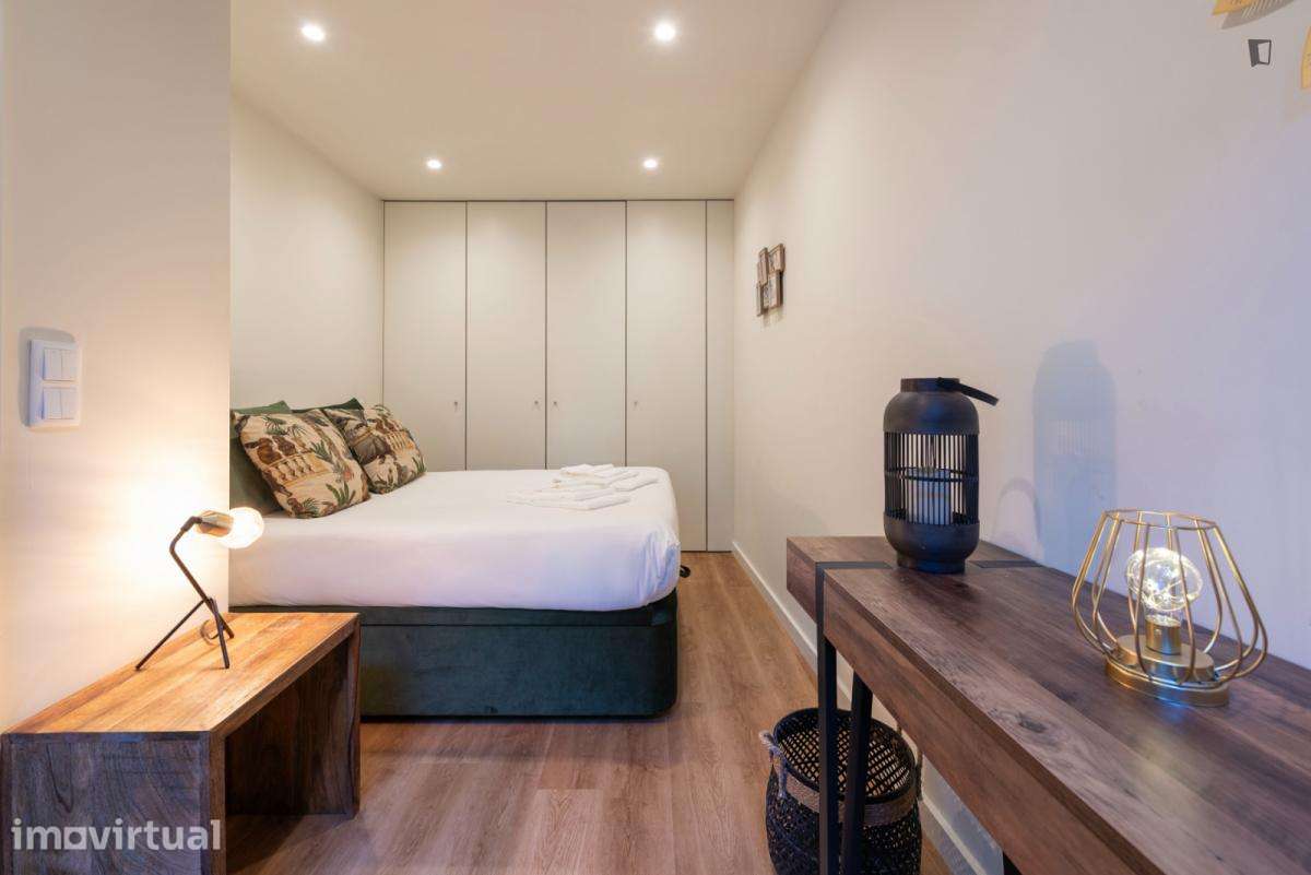 Apartamento com 1 quartos - localizado em Miragaia Porto - Grande imagem: 2/30