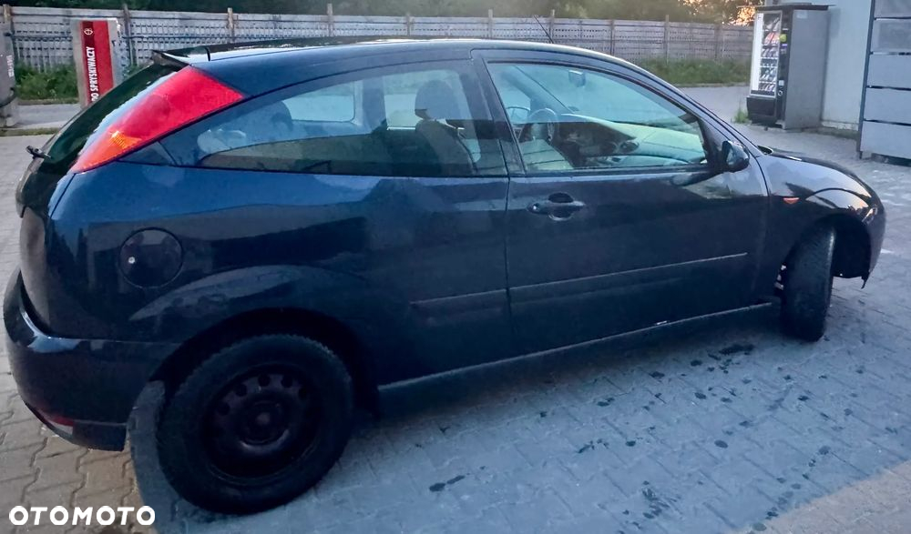 Ford Focus 1.6 16V Ambiente - 11
